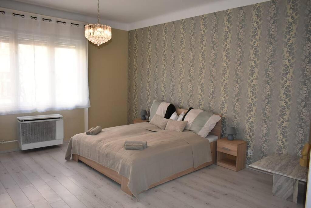 Kenyelmes Lakas Jo Helyen Apartment Будапеща Екстериор снимка